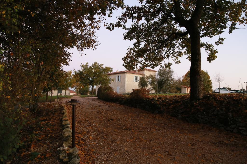 Chambres D'Hotes Domaine De Nazere Avezan Eksteriør billede