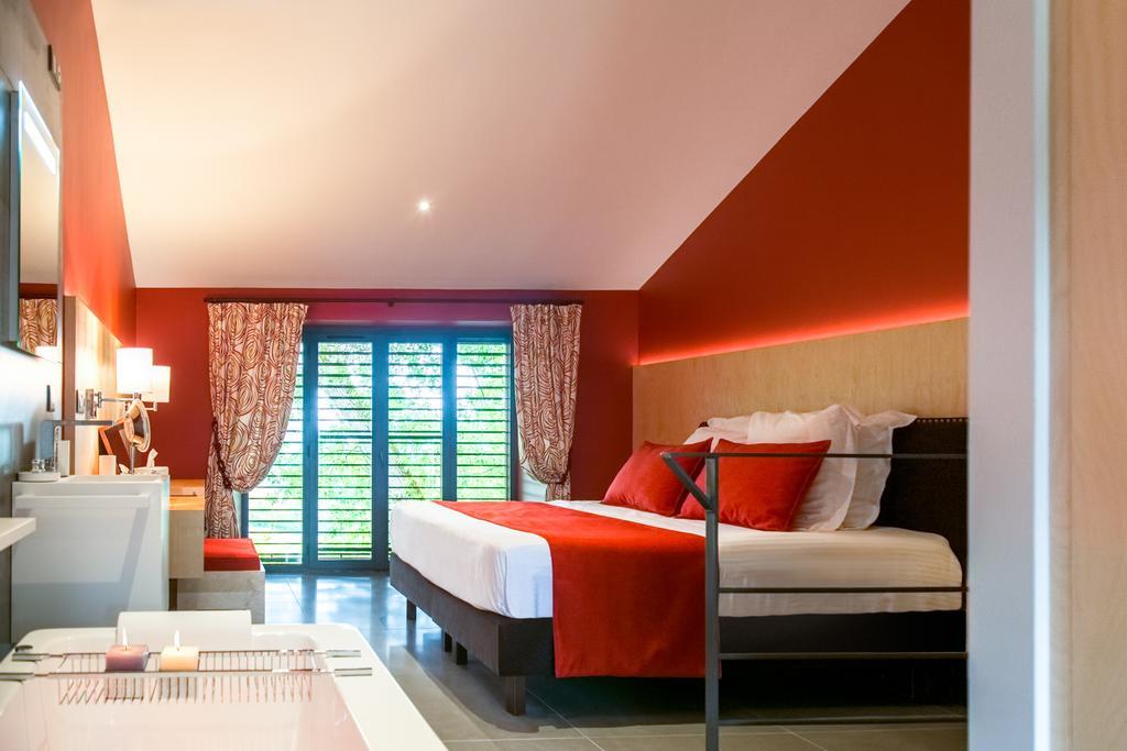 Chambres D'Hotes Domaine De Nazere Avezan Eksteriør billede